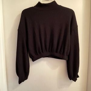 Slight cropped high neck sweater! Black